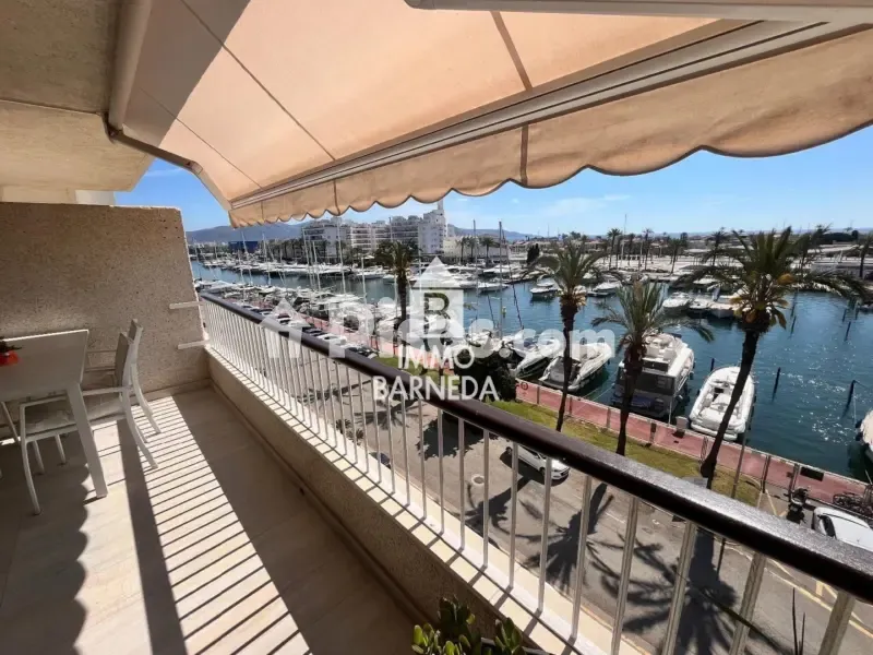 Rõdu - Reformed Apartment with Sea View in Port Grec