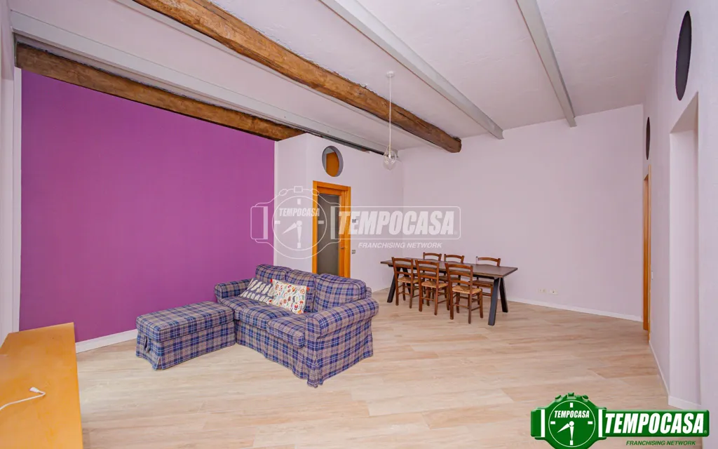 Salle à manger - Rustic-Style Apartment in Pavia's Historic Centre
