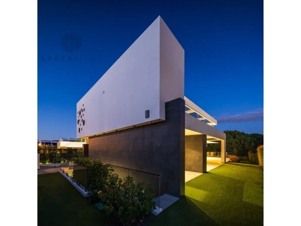 Exterior - Contemporary Villa with Golf View in Vilamoura