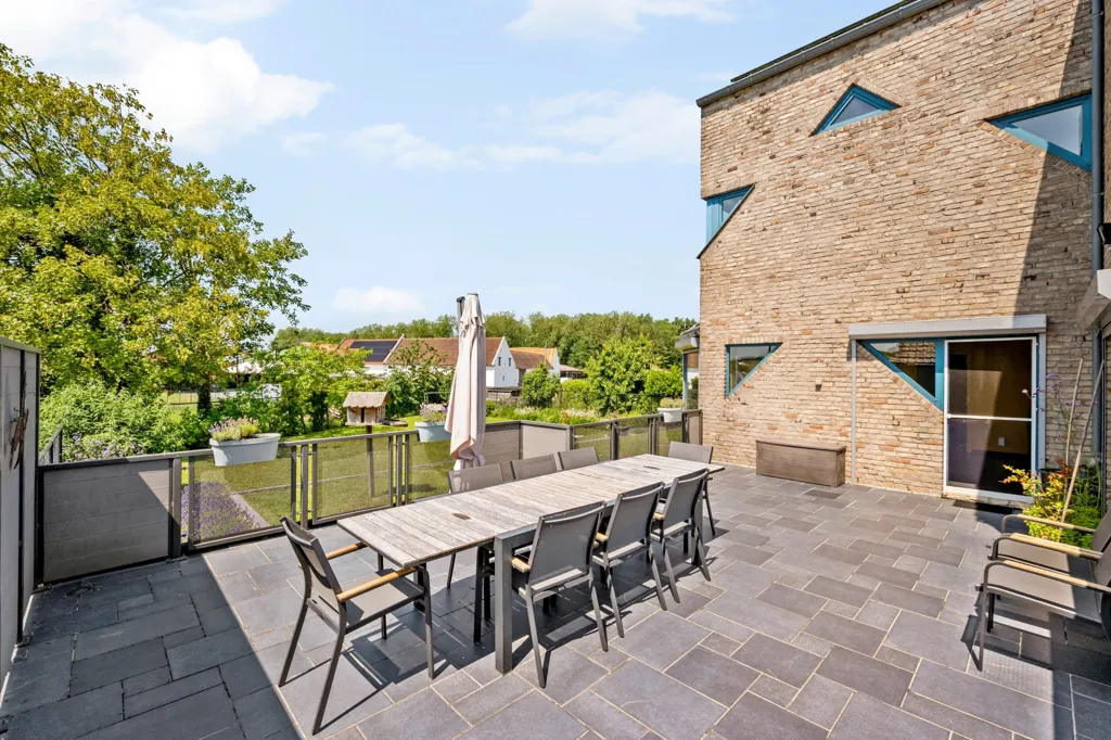 Terrazza - Villa with Playful Architecture in Nieuwerkerken