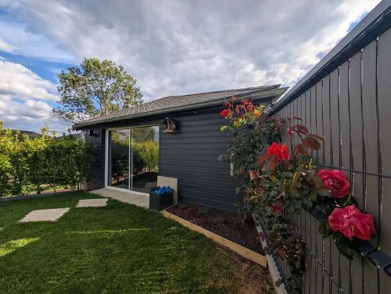Aed - Charming House with Jacuzzi in Malaunay