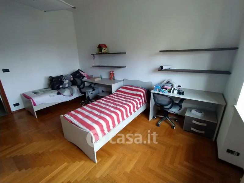 Chambres - Four-Room Apartment with Garden in Mathi