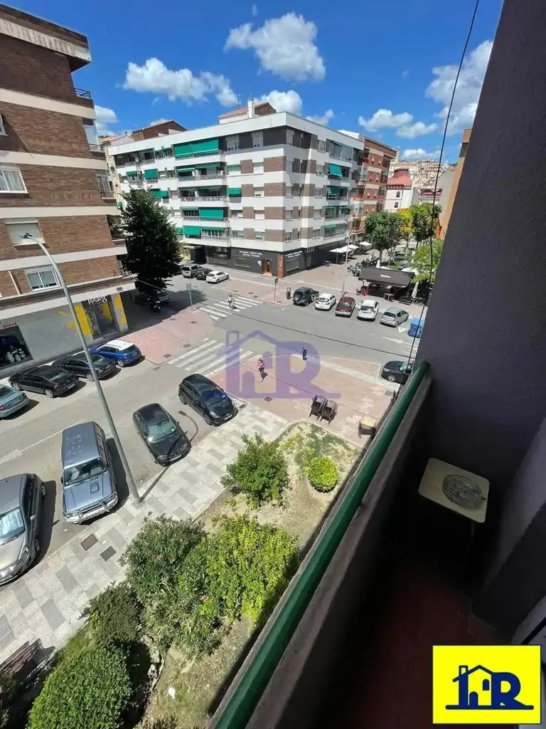 Balkon - Student Apartment with Terrace in Cuenca Centre