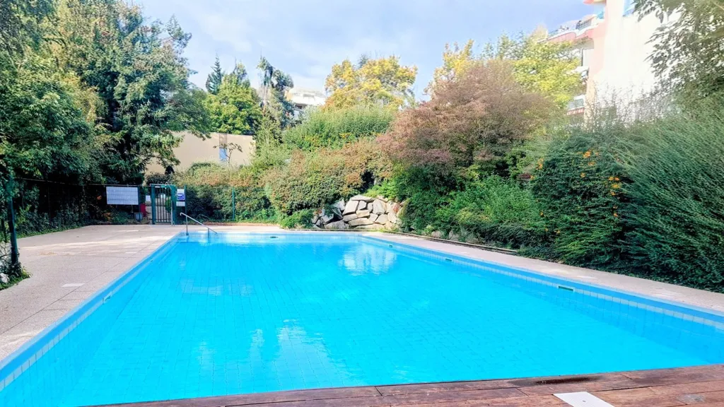 Bassein - T4 Flat with Balcony and View in Tassin
