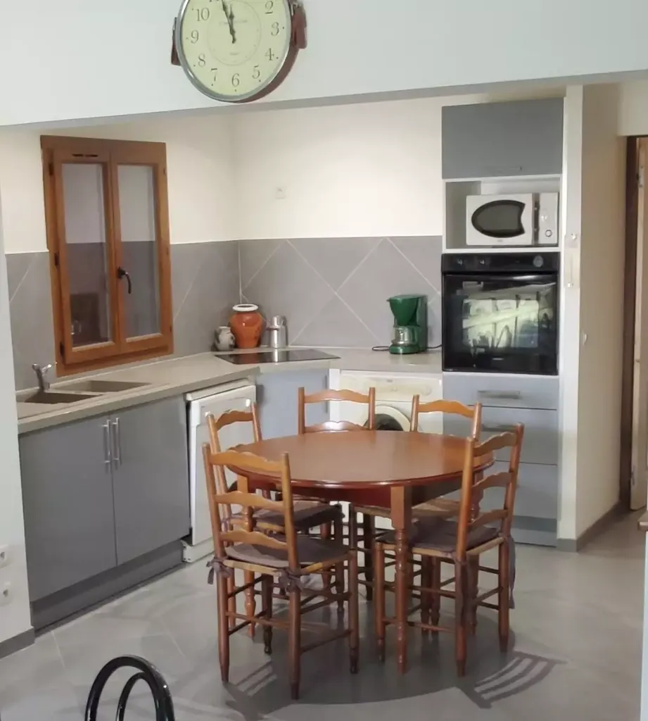 Cuisine - Grange Rénovée avec Vue Montagne à Valdeblore