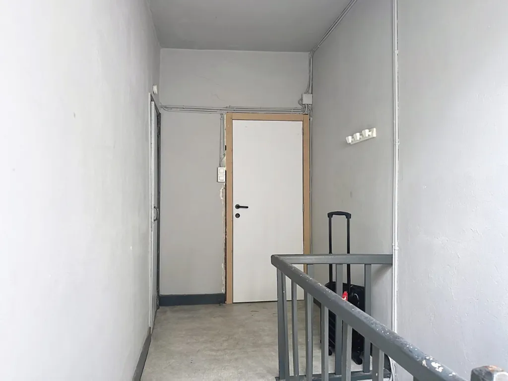 hallway_entrance