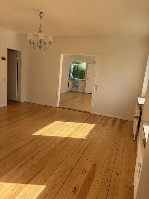 Elutuba - Renovated Apartment with Lake View in Gentofte