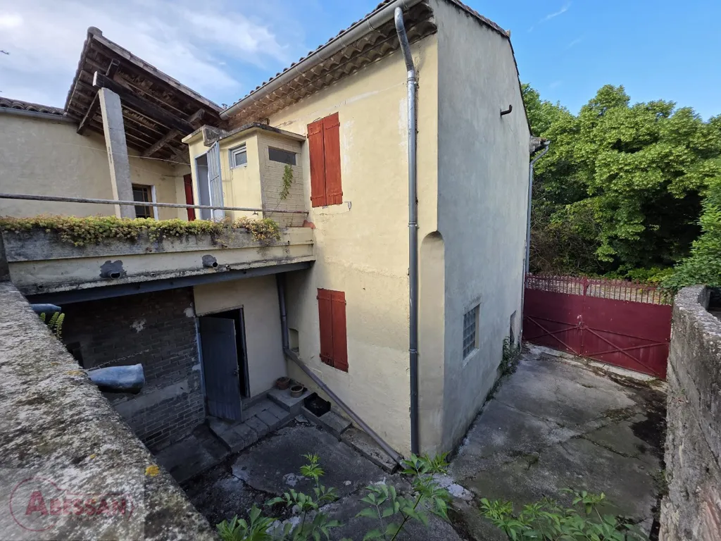 Aed - Property Ensemble with Multiple Units near Alès
