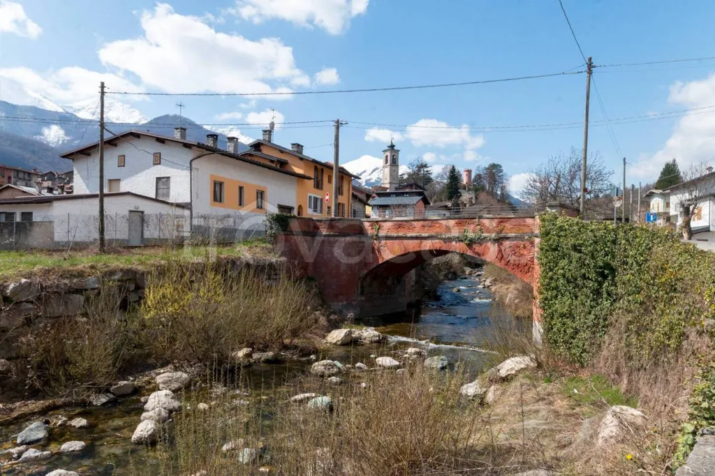 Apartment with Two Garages in Demonte