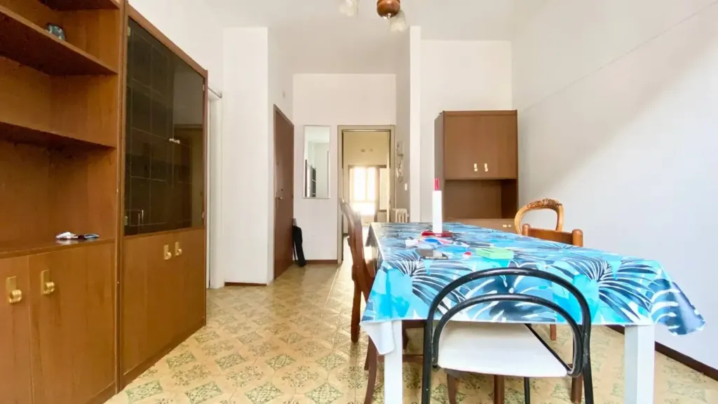 Dining Room - 5-Bedroom Apartment in Central Ancona