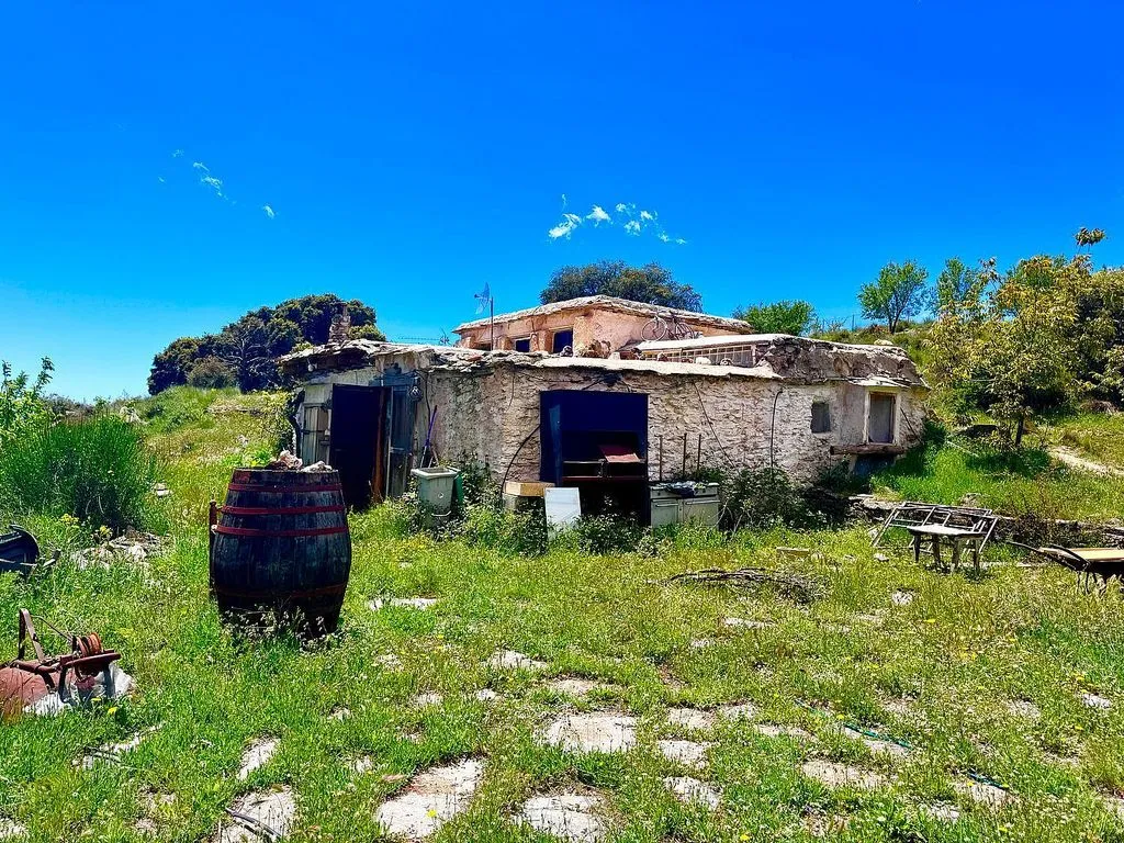 Välivaade - Rustic Finca with Water Source in Sierra de Júbar
