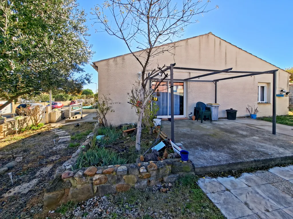 Jardin - Villa de Plain-Pied avec Garage à Maraussan