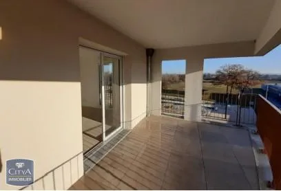Rõdu - Modern Flat with Parking in Fenouillet