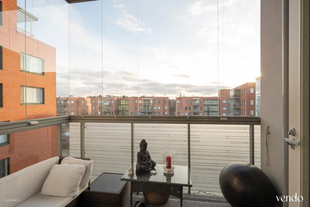 Balcon - Modern Apartment with Glazed Balcony in Espoo