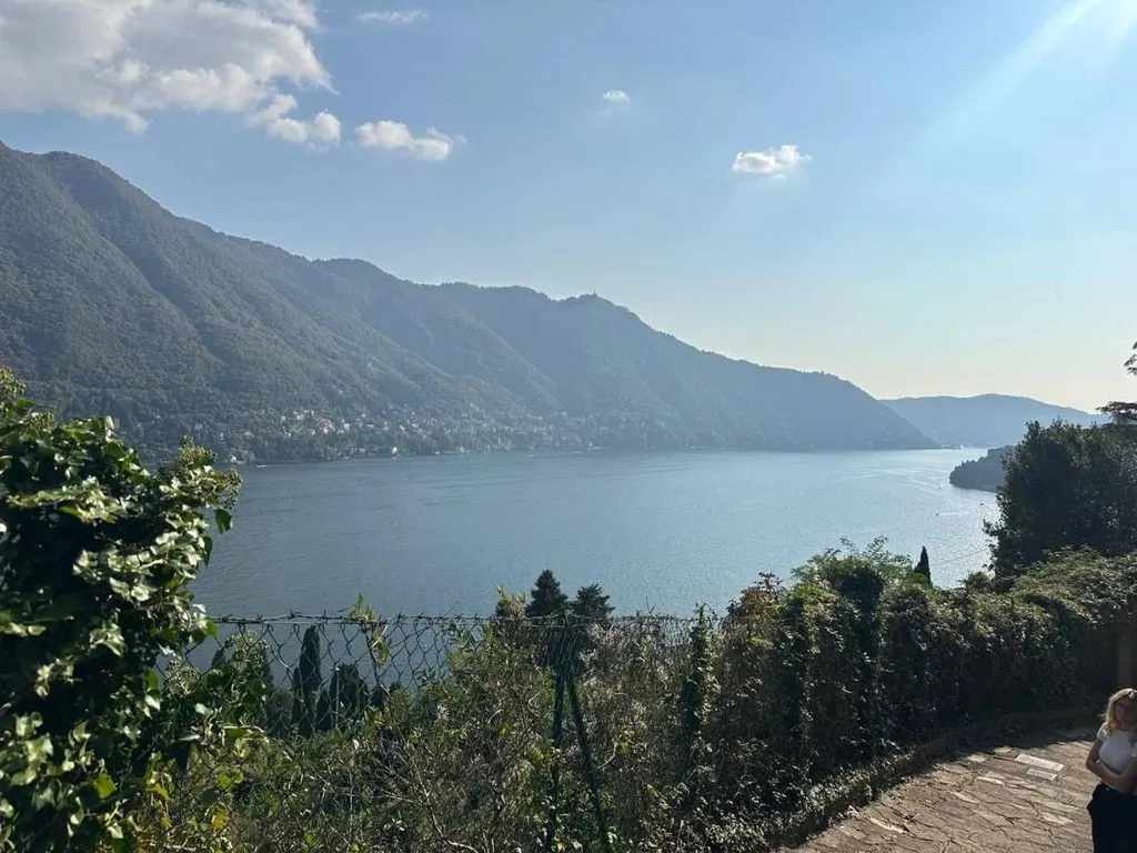 Luxury Lake View Apartment in Moltrasio
