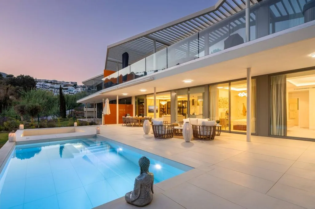 Pool - Luxury Apartment with Sea View in Mijas