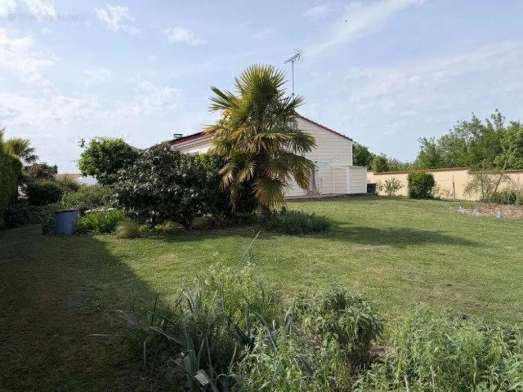 Jardin - Maison 5 pièces à Saint-Hilaire-La-Foret