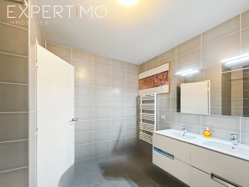 Salles de bain - Appartement 4 pièces avec terrasse à Rennes