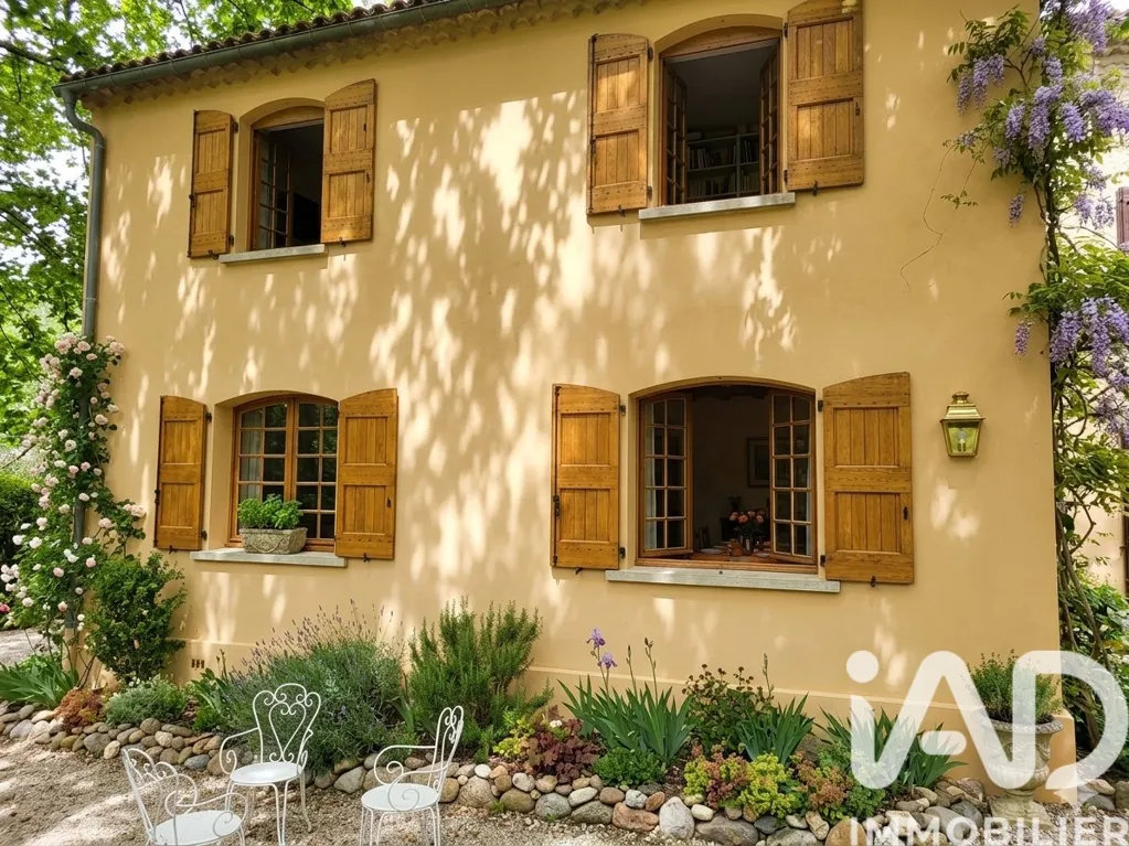 Maison 10 pièces à Saint-Étienne-les-Orgues