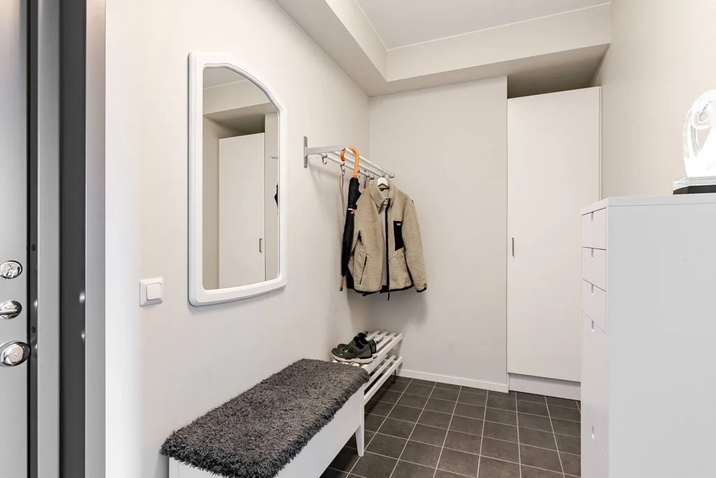 Esik - Apartment with Large Balcony in Östermalm