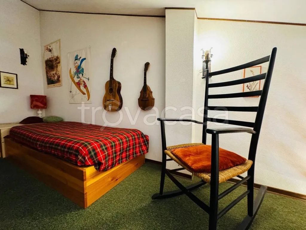 Magamistoad - Rustic Apartment with Mountain View in Roburent