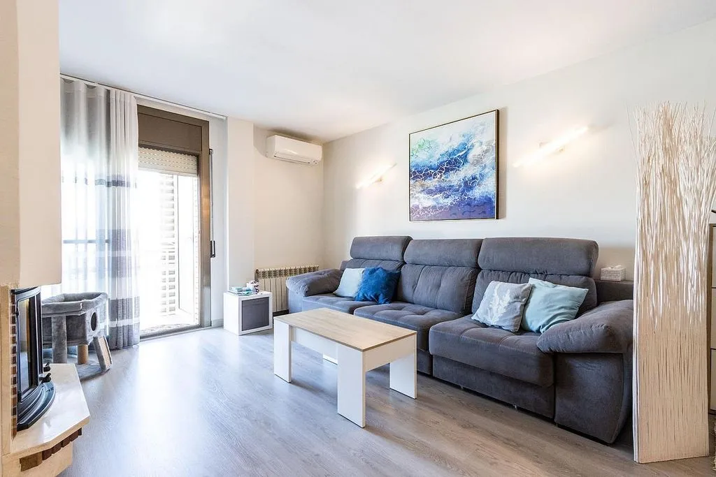 Reformed Apartment with Terrace in Polinyà