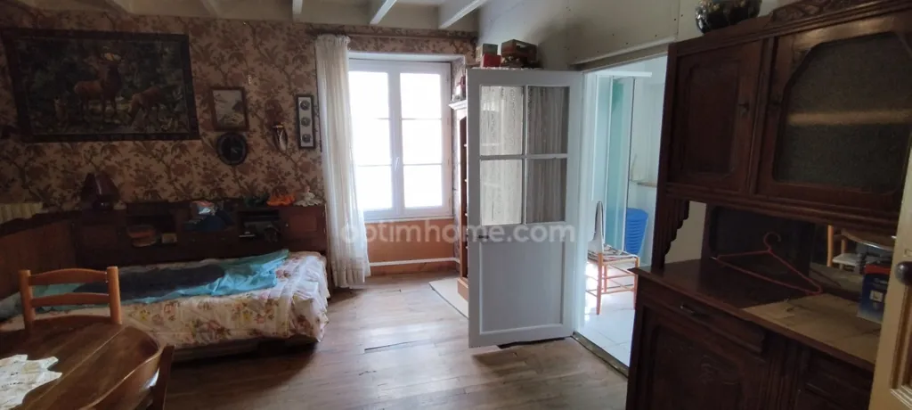 Salle à manger - Maison de 3 Chambres avec Jardin à Courcôme