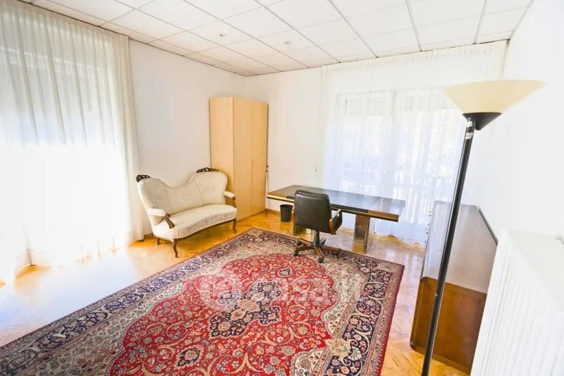 Office - Apartment with Balcony in Trento