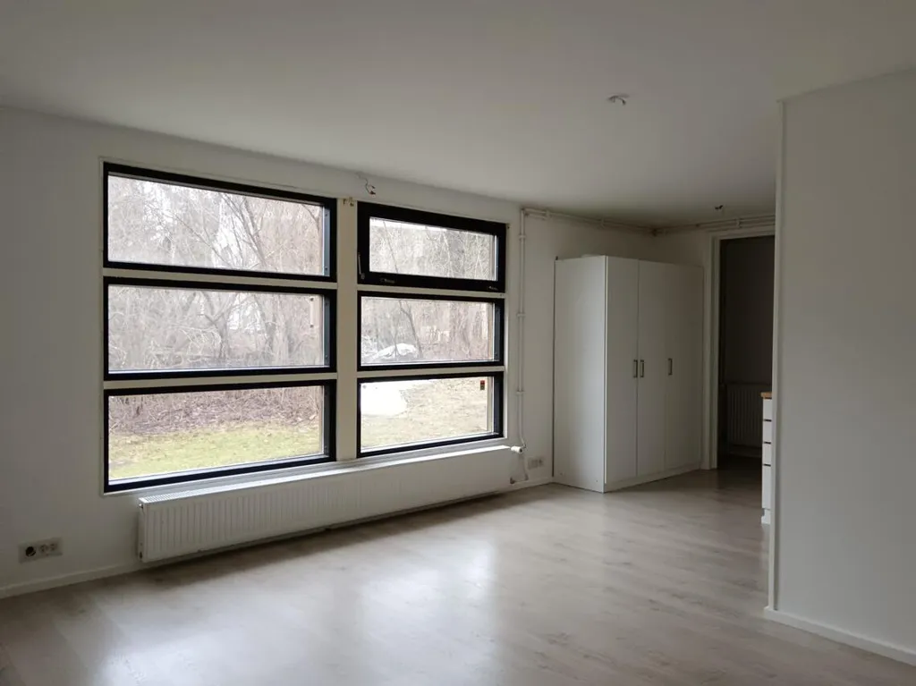Toad - Studio Flat with Patio in Kauniainen