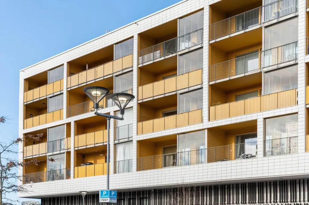 Välivaade - Apartment with South-Facing Balcony in Vallhamra