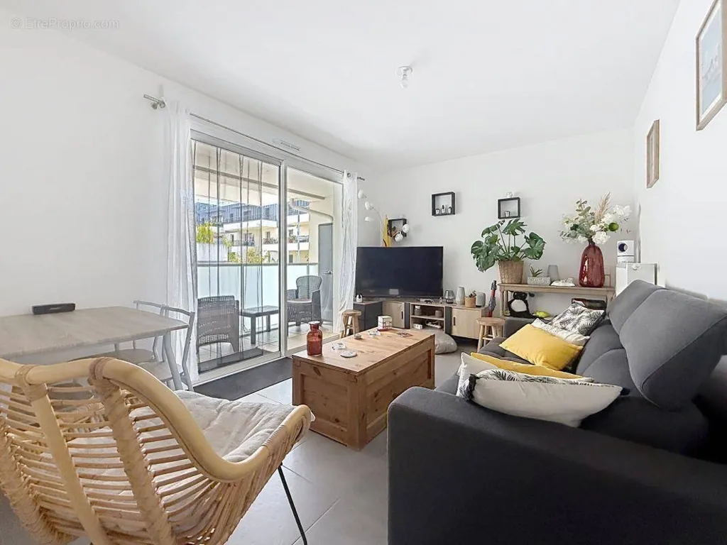 Soggiorno - Contemporary Flat with Balcony in City Centre
