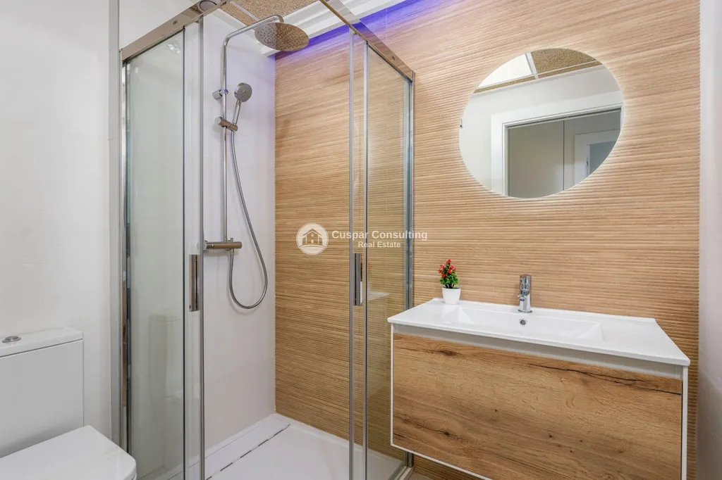 Salles de bain - Penthouse with Mountain Views in Torrevieja