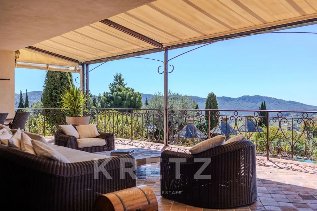 Terrasse - Bastide Méditerranéenne avec Vue à 360° à La Cadière d'Azur