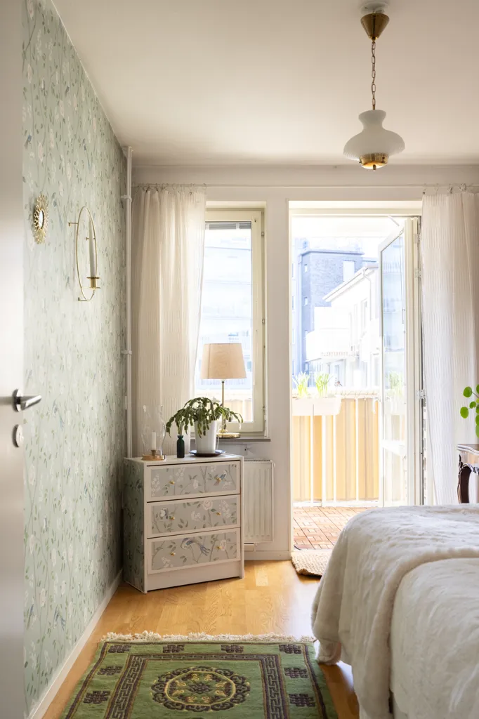 Chambres - 55+ Apartment with Two Balconies in Nockeby Backe