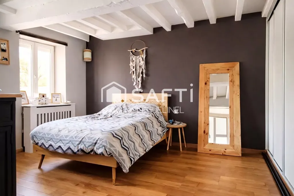 Chambres - Maison en Pierre Rénovée avec Terrasse à Goussainville
