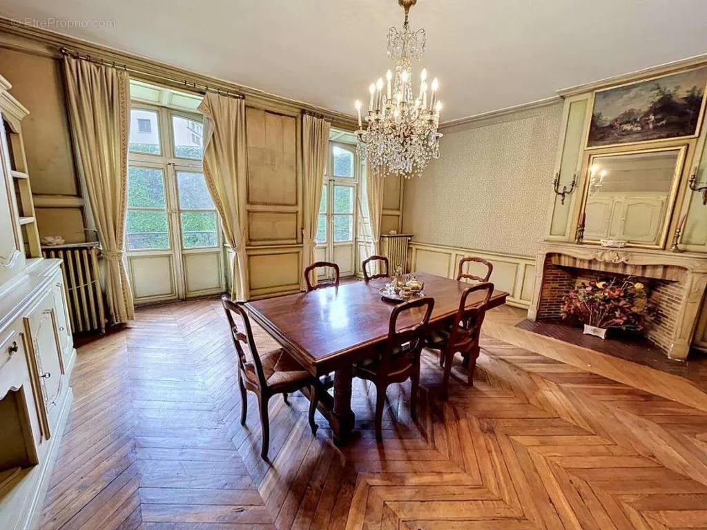 Söögituba - Historic Townhouse with Courtyard in Montluçon