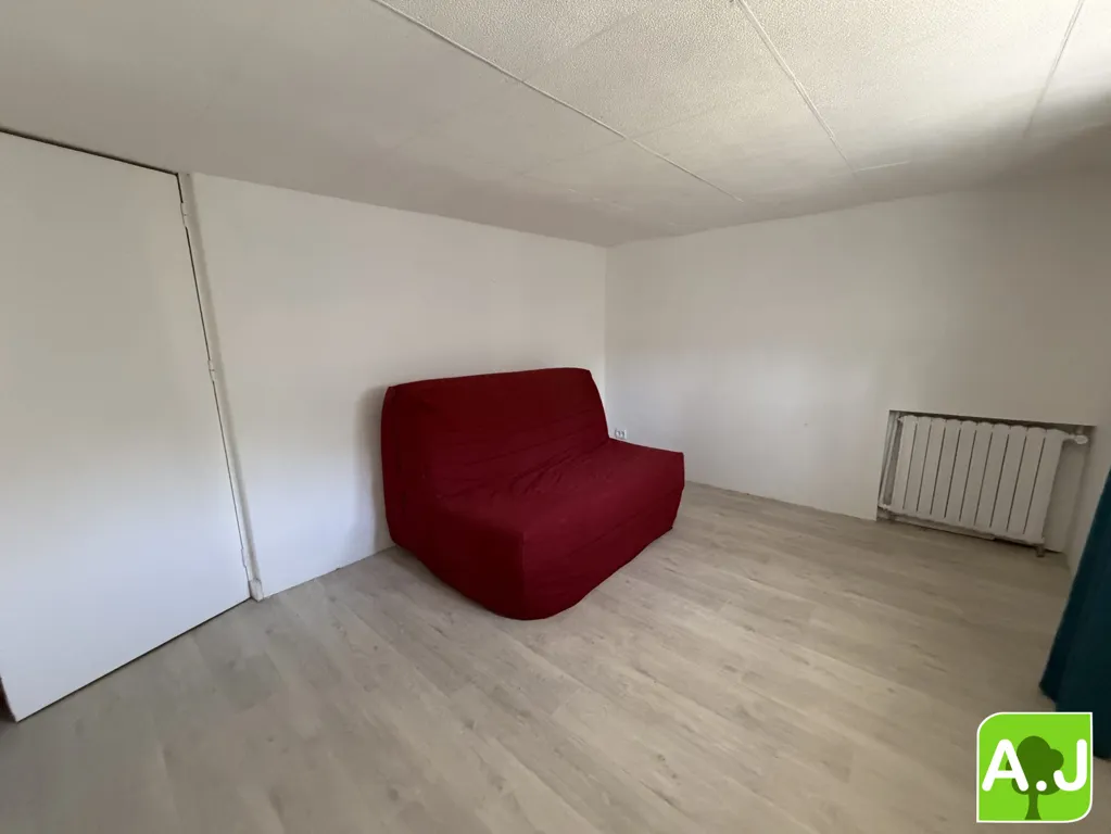 Magamistoad - Renovated House with Garden in Breval