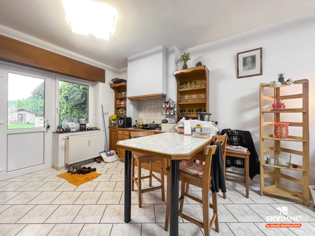 Köök - Spacious 3-Bedroom Apartment in Juprelle