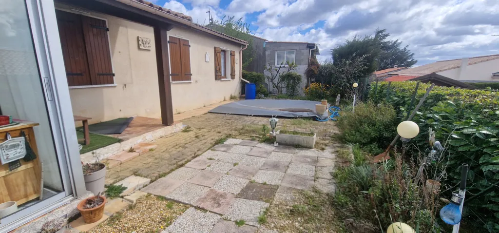 Giardino - House with Pool and Veranda in Pennautier