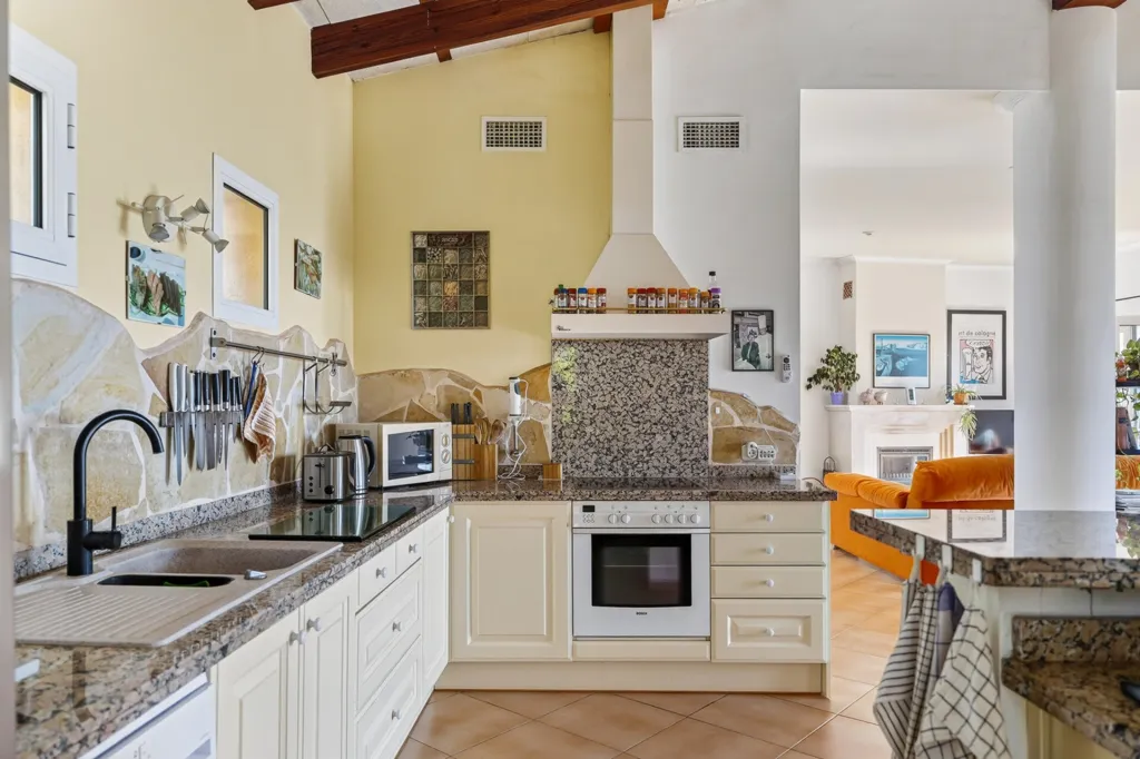Cuisine - Villa with Sea View in Canyamel