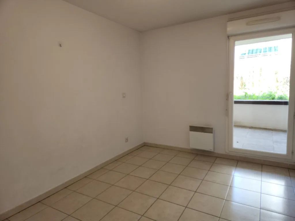 Pièces - Appartement avec Terrasse et Parking près de l'Université