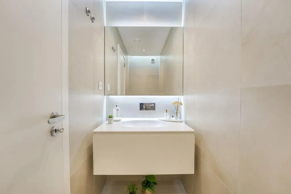 Vannitoad - Luxury Flat with City Views in Parede