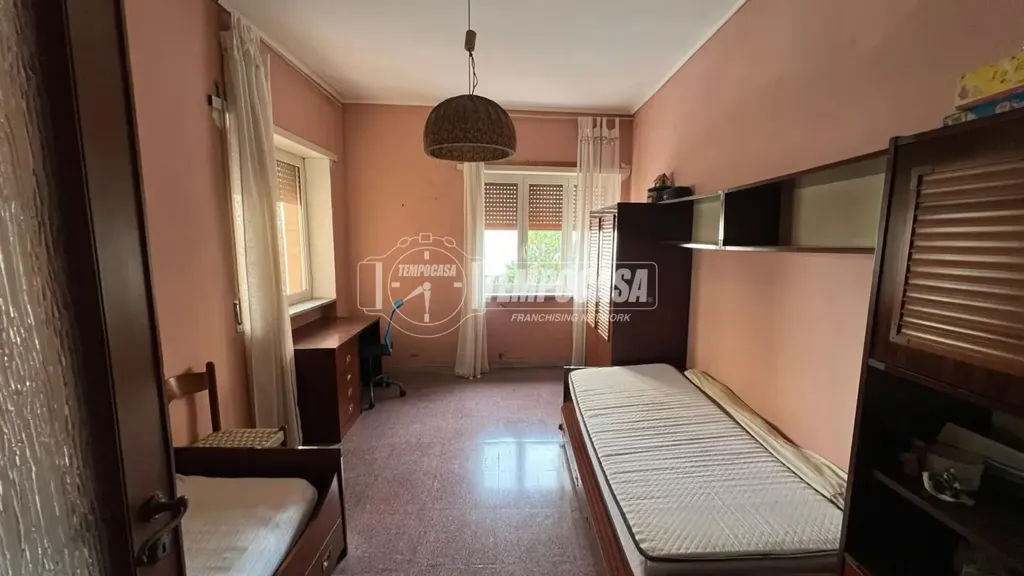 Chambres - 5-Bedroom Apartment with Lift in Naples