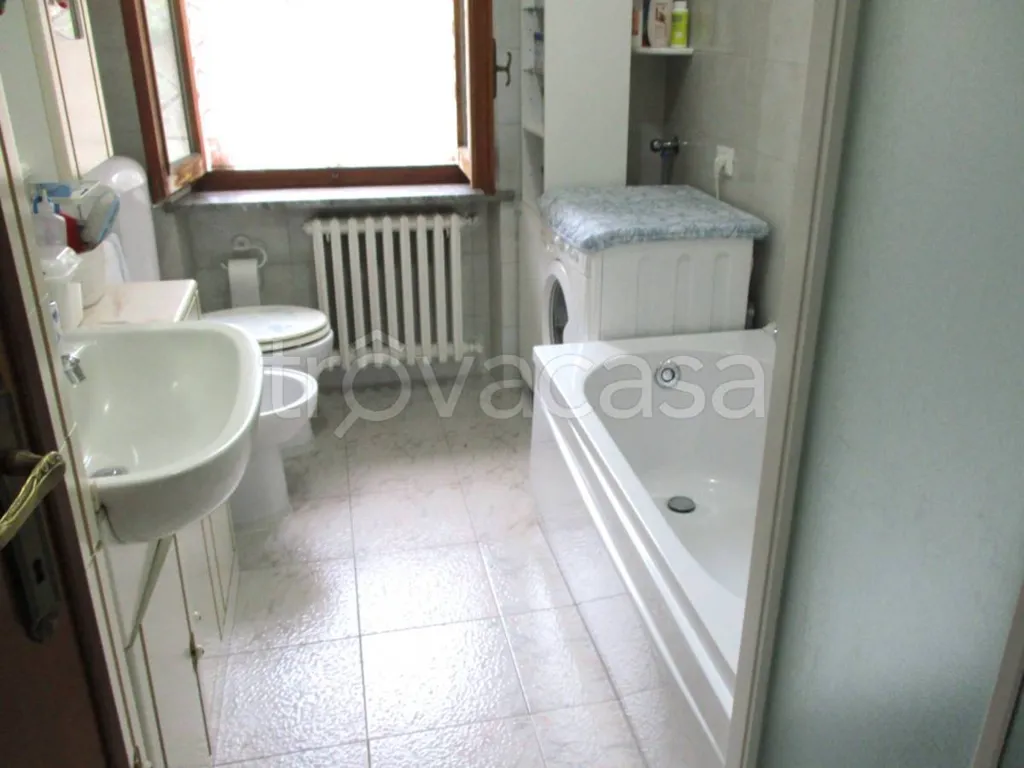 Salles de bain - Bifamiliar Villa with Private Garden in La Loggia