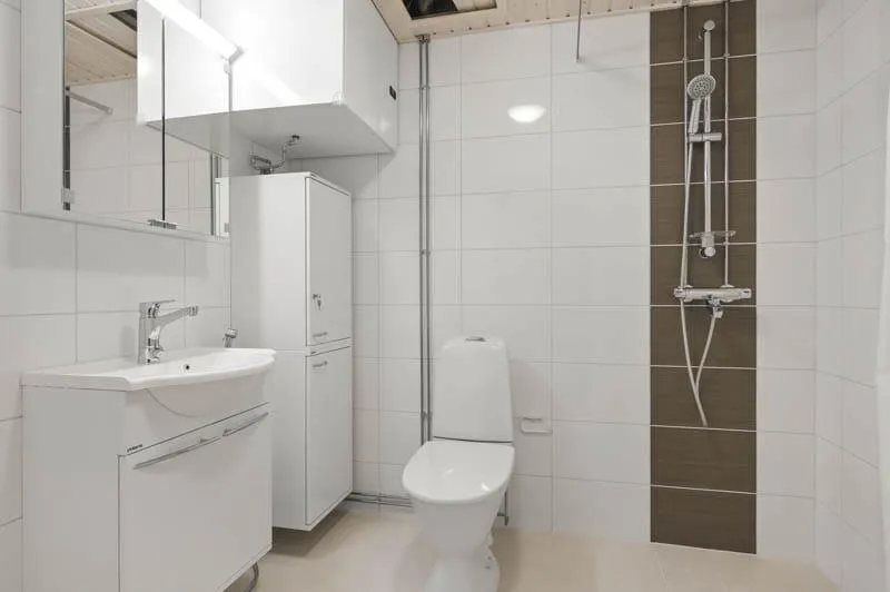 Vannitoad - Flat with Balcony in Kaarela, Helsinki