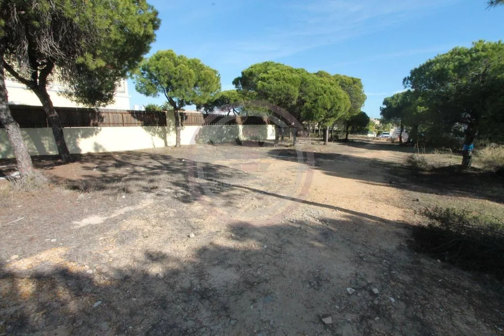 Aed - Development Land with Beach Proximity in Loulé