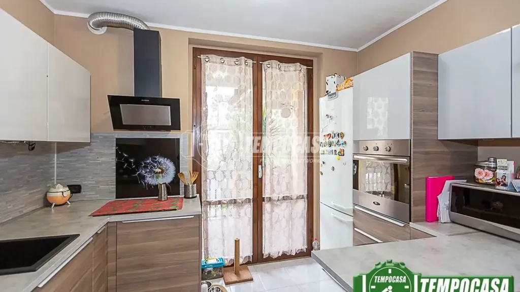 Cuisine - Rustic Semi-Detached Villa with Garden in Palazzo Pignano