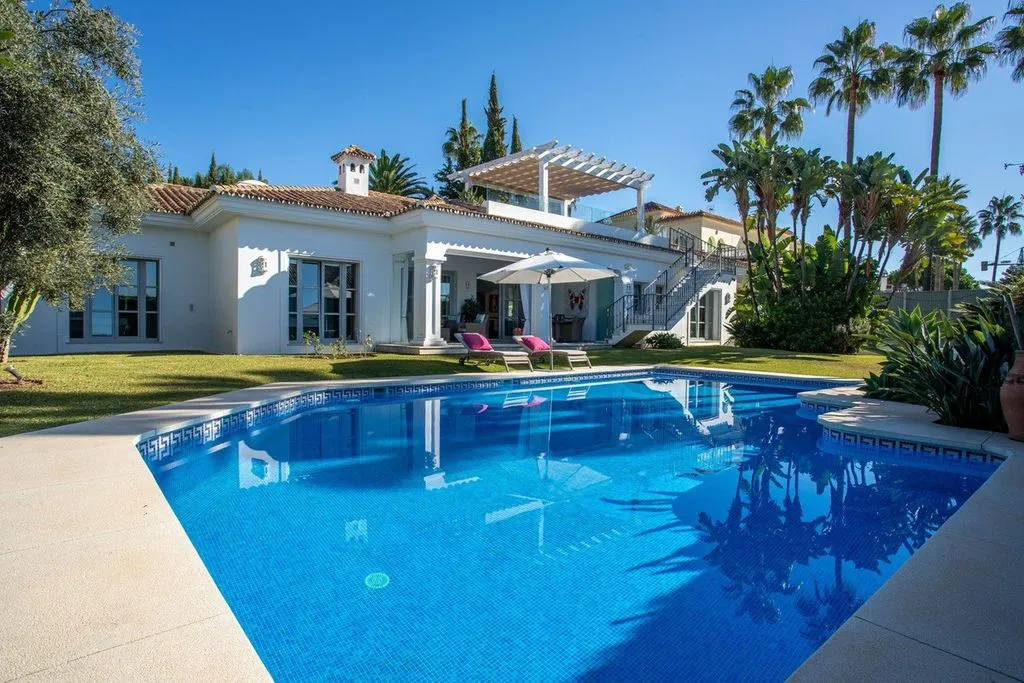Bassein - Detached House with Pool in Sierra Blanca, Marbella
