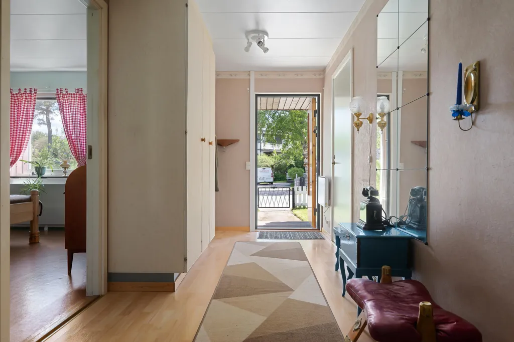 Entrée - Charming 1½-Floor House with Garden in Nynäshamn
