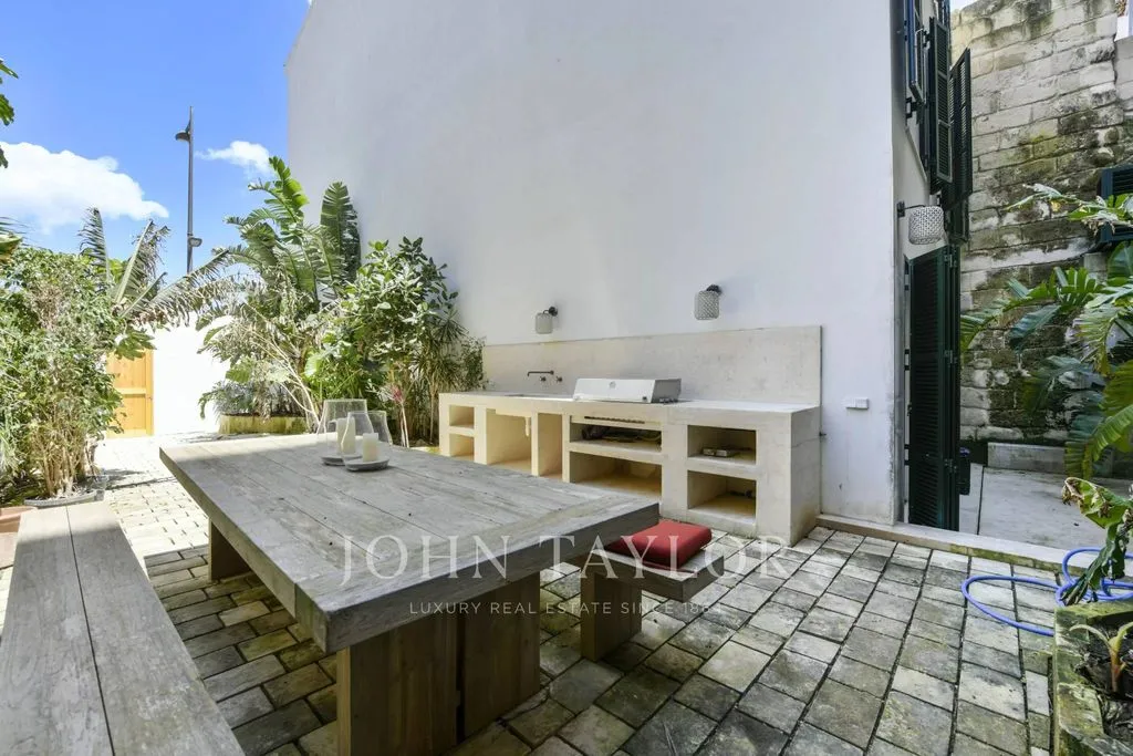 Jardin - Contemporary Chalet with Pool in Maó